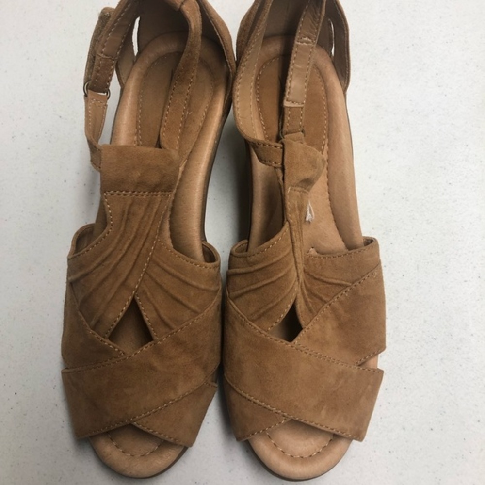 Earth Women’s Size 7 Open Toe Heeled Sandals